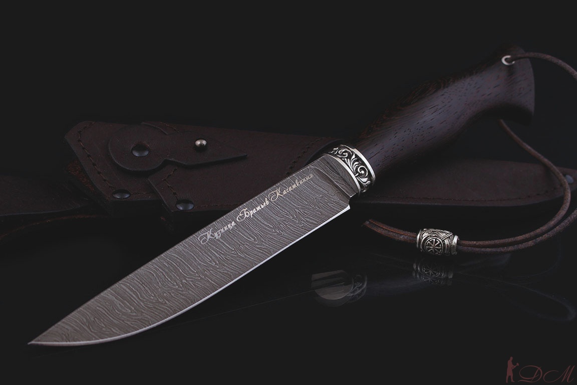 Охотничий нож "Лиса" Дамасская сталь. Рукоять дерево Венге