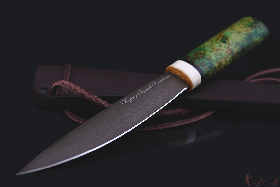 Якутский нож "Хотохон"" кованая ХВ-5. Рукоять рог, карельская береза.