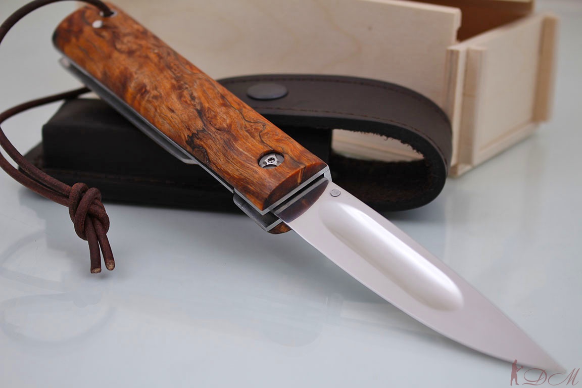 Cкладной якутский нож малый "БЫHЫЧЧА" N690. Рукоять шпальт карельской березы.