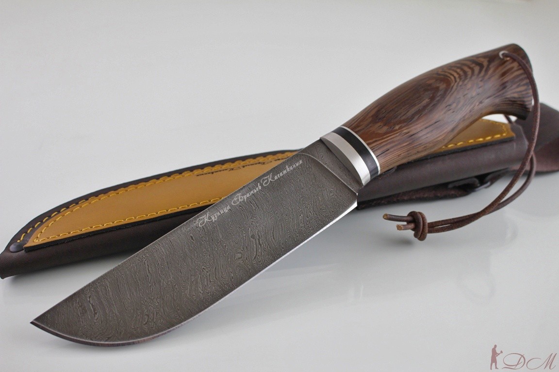 Охотничий нож "Медведь" Дамасская сталь. Рукоять дерево Венге.
